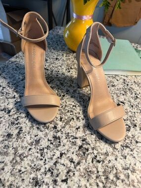 NEW Madden Girl Nude Beige Ankle-Strap Block Heel Sandals